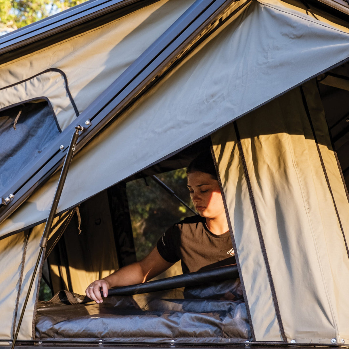 jeep roof tent inside TX27 Hardshell Rooftop Tent | Durable 4x4 Overland Shelter