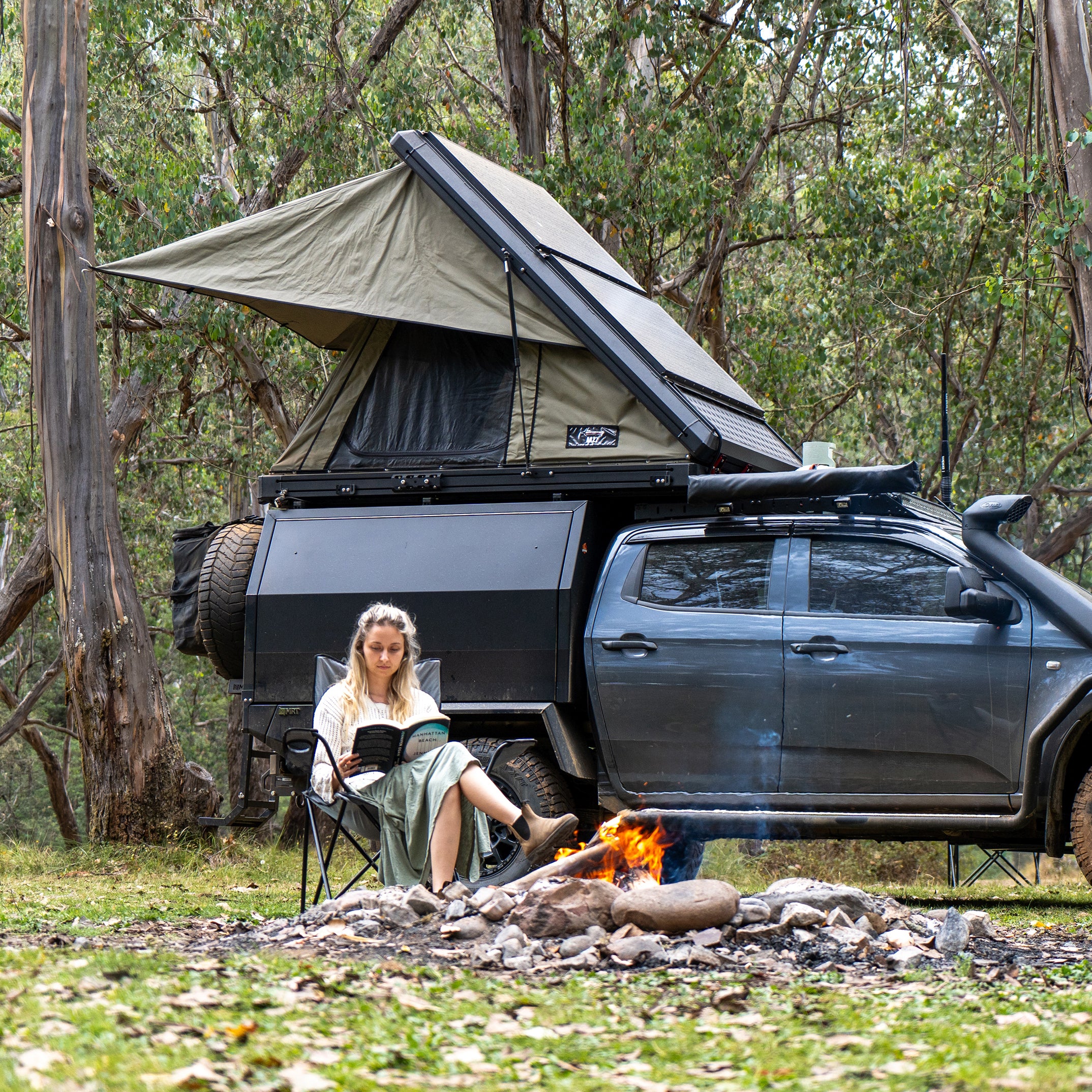 AX27 Clamshell Rooftop Tent | Heavy-Duty Hard Shell RTT Australia